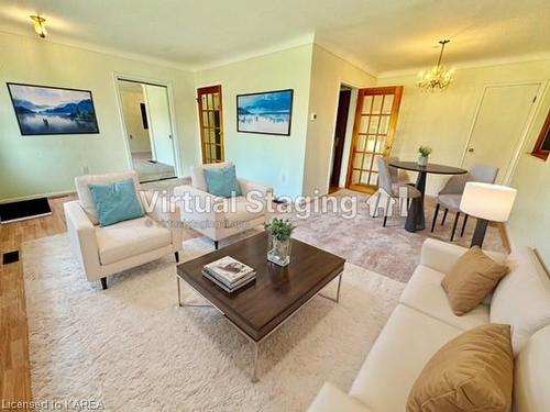 3 Morden Crescent, Amherstview, ON - Indoor Photo Showing Living Room