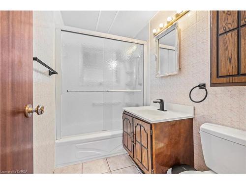 3 Morden Crescent, Amherstview, ON - Indoor Photo Showing Bathroom