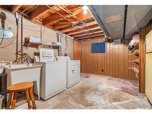 3 Morden Crescent, Amherstview, ON - Indoor Photo Showing Laundry Room