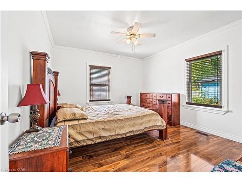 13 Sunset Crescent, Napanee, ON - Indoor Photo Showing Bedroom