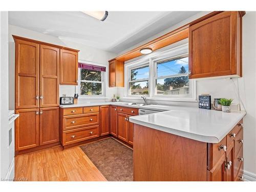 13 Sunset Crescent, Napanee, ON - Indoor Photo Showing Kitchen