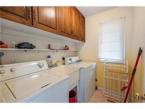 995 Waterbury Crescent, Kingston, ON - Indoor Photo Showing Laundry Room