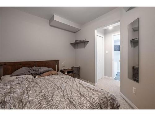 995 Waterbury Crescent, Kingston, ON - Indoor Photo Showing Bedroom