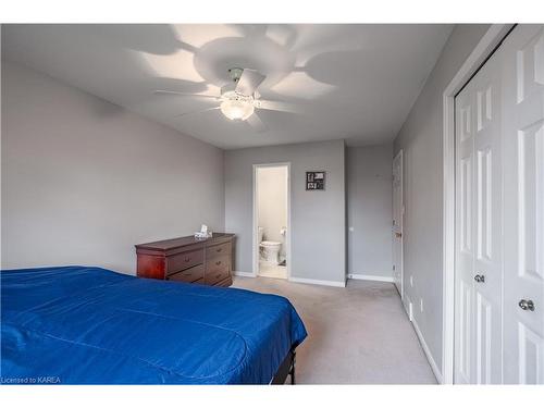 995 Waterbury Crescent, Kingston, ON - Indoor Photo Showing Bedroom