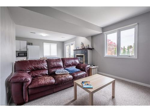 995 Waterbury Crescent, Kingston, ON - Indoor Photo Showing Living Room With Fireplace