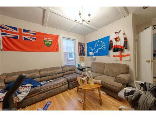 357-359 Johnson Street, Kingston, ON - Indoor Photo Showing Living Room