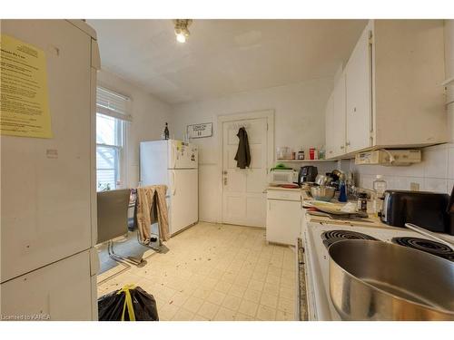 357-359 Johnson Street, Kingston, ON - Indoor Photo Showing Kitchen