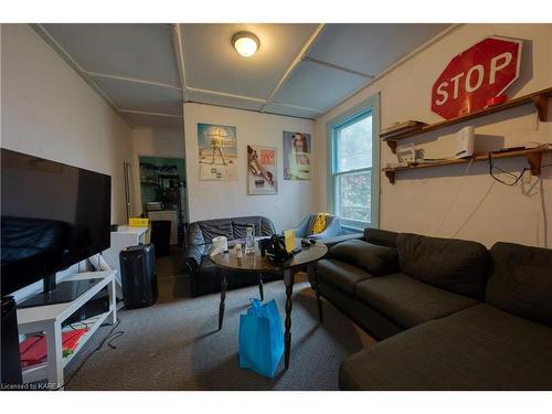 357-359 Johnson Street, Kingston, ON - Indoor Photo Showing Living Room