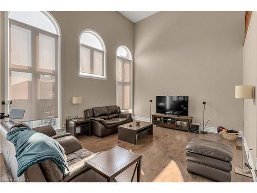 121 Jessup Lane, Bath, ON - Indoor Photo Showing Living Room