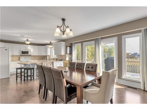 121 Jessup Lane, Bath, ON - Indoor Photo Showing Dining Room