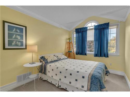 121 Jessup Lane, Bath, ON - Indoor Photo Showing Bedroom