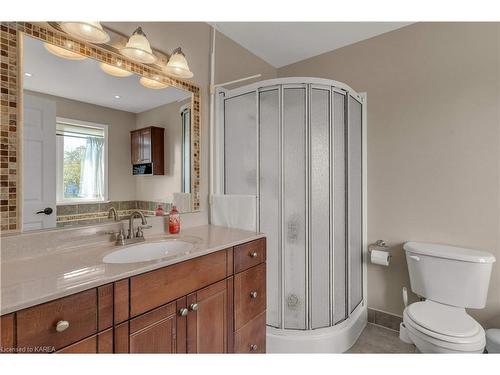 121 Jessup Lane, Bath, ON - Indoor Photo Showing Bathroom