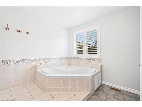 708 Palace Road, Napanee, ON - Indoor Photo Showing Bathroom