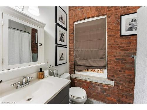 539 Albert Street, Kingston, ON - Indoor Photo Showing Bathroom