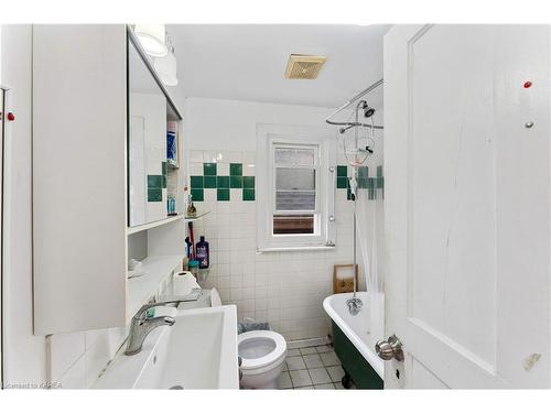 539 Albert Street, Kingston, ON - Indoor Photo Showing Bathroom