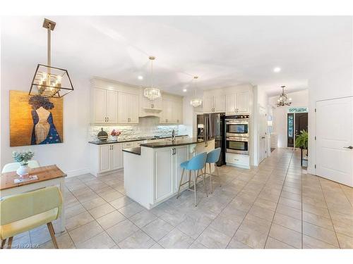 81 Kenwoods Circle, Kingston, ON - Indoor Photo Showing Kitchen With Upgraded Kitchen