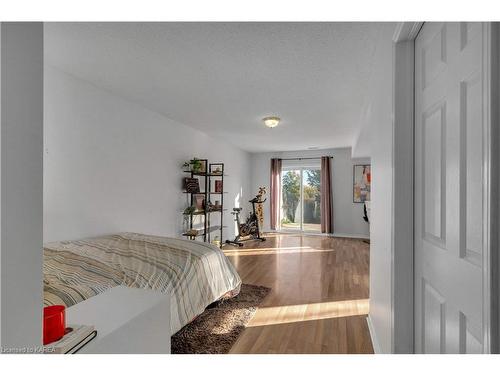 513 Farnham Court, Kingston, ON - Indoor Photo Showing Bedroom