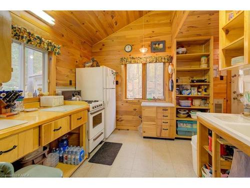 1340 Cannon Trail, Cloyne, ON - Indoor Photo Showing Kitchen