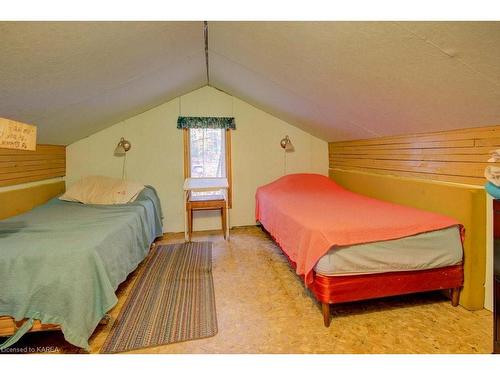 1340 Cannon Trail, Cloyne, ON - Indoor Photo Showing Bedroom