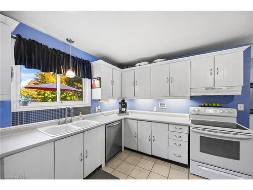 1006 Old Colony Road, Kingston, ON - Indoor Photo Showing Kitchen