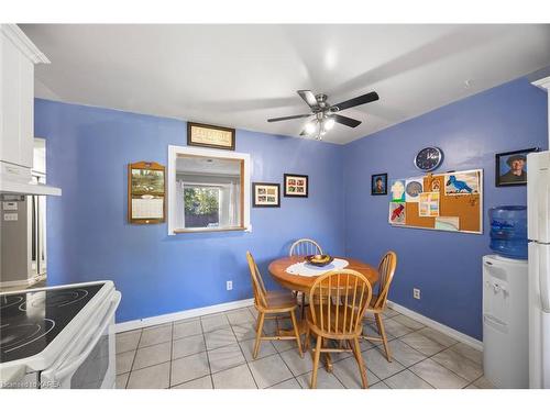 1006 Old Colony Road, Kingston, ON - Indoor Photo Showing Dining Room