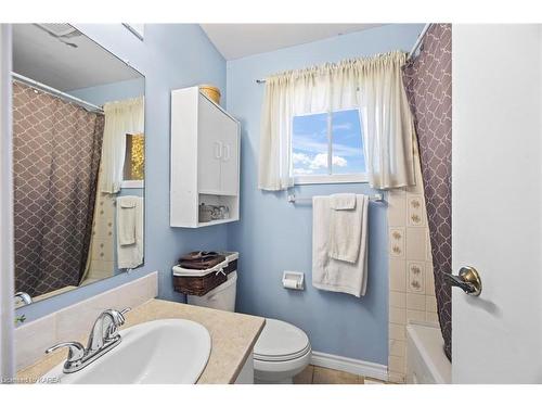 1006 Old Colony Road, Kingston, ON - Indoor Photo Showing Bathroom