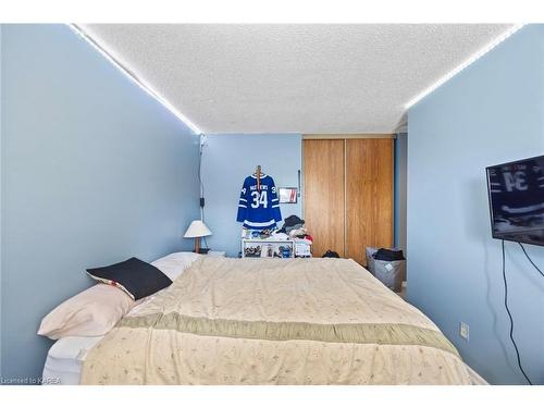 1006 Old Colony Road, Kingston, ON - Indoor Photo Showing Bedroom