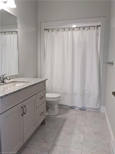 6 Lowry Place, Amherstview, ON - Indoor Photo Showing Bathroom