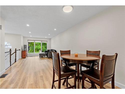 513 Grandtrunk Avenue, Kingston, ON - Indoor Photo Showing Dining Room