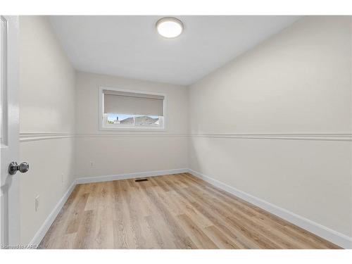 513 Grandtrunk Avenue, Kingston, ON - Indoor Photo Showing Other Room