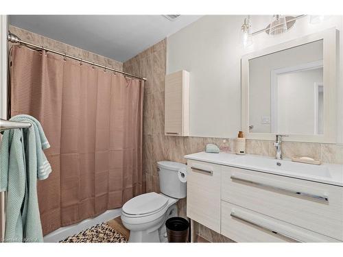 513 Grandtrunk Avenue, Kingston, ON - Indoor Photo Showing Bathroom