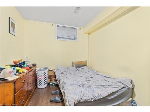 513 Grandtrunk Avenue, Kingston, ON - Indoor Photo Showing Bedroom