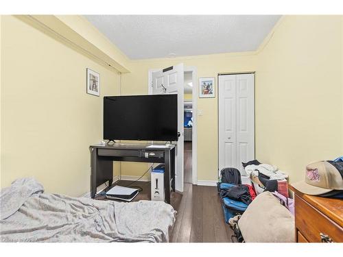 513 Grandtrunk Avenue, Kingston, ON - Indoor Photo Showing Bedroom