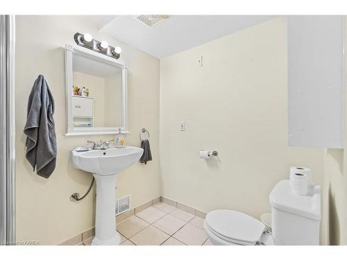 513 Grandtrunk Avenue, Kingston, ON - Indoor Photo Showing Bathroom