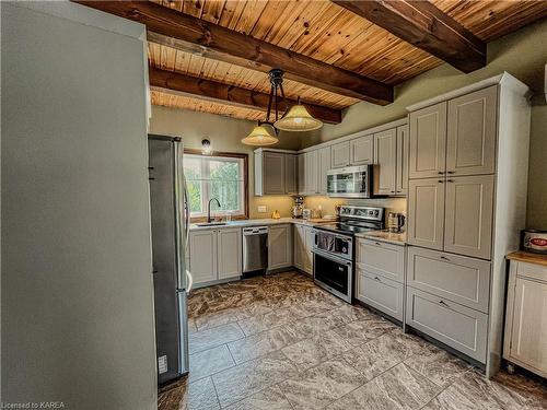 1977 Thorpe Road, Odessa, ON - Indoor Photo Showing Kitchen