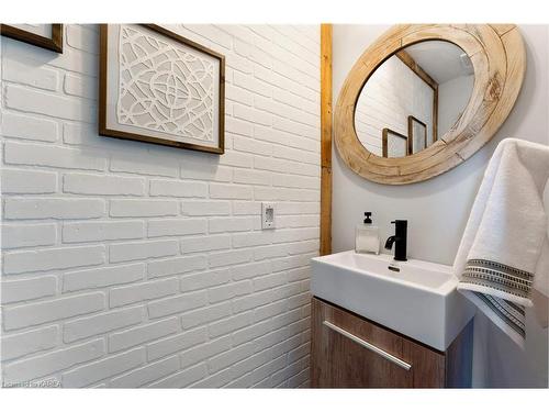 1684 Battersea Road, Kingston, ON - Indoor Photo Showing Bathroom