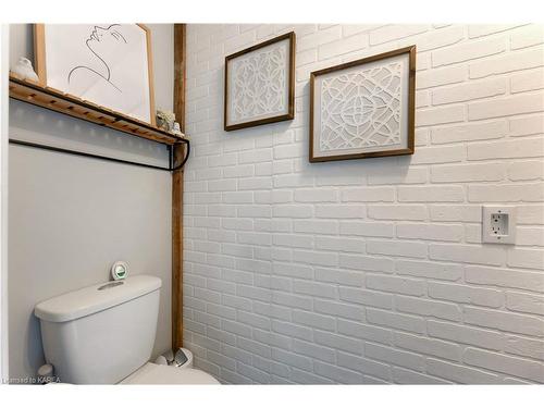 1684 Battersea Road, Kingston, ON - Indoor Photo Showing Bathroom