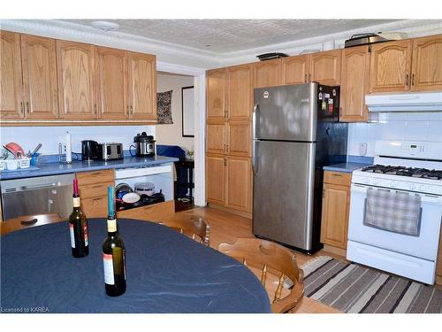 368 Alfred Street, Kingston, ON - Indoor Photo Showing Kitchen