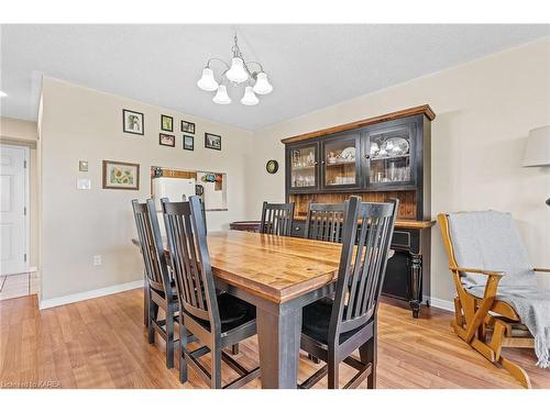 409-675 Davis Drive, Kingston, ON - Indoor Photo Showing Dining Room