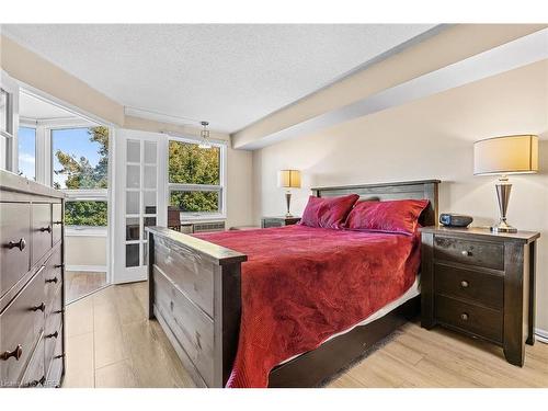 409-675 Davis Drive, Kingston, ON - Indoor Photo Showing Bedroom