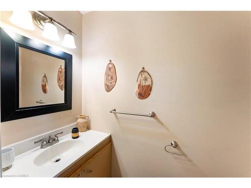 1072 Featherstone Court, Kingston, ON - Indoor Photo Showing Bathroom