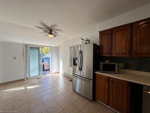 22 King St E, Lansdowne, ON - Indoor Photo Showing Kitchen