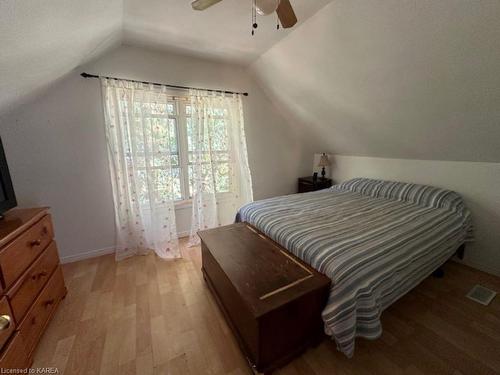 22 King St E, Lansdowne, ON - Indoor Photo Showing Bedroom