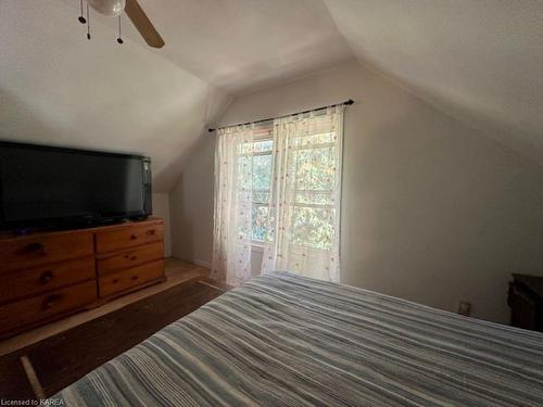 22 King St E, Lansdowne, ON - Indoor Photo Showing Bedroom