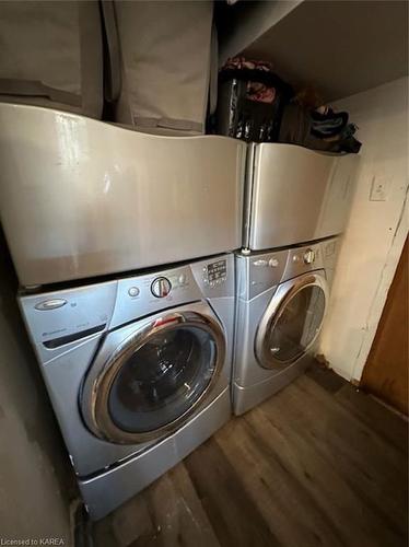 22 King St E, Lansdowne, ON - Indoor Photo Showing Laundry Room