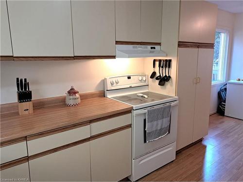 1076 Hickorywood Crescent, Kingston, ON - Indoor Photo Showing Kitchen