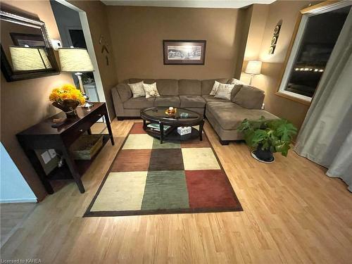 1076 Hickorywood Crescent, Kingston, ON - Indoor Photo Showing Living Room