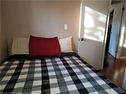 1076 Hickorywood Crescent, Kingston, ON - Indoor Photo Showing Bedroom