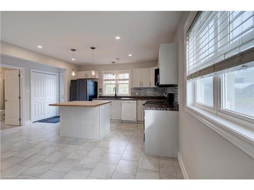 98 Main Street, Odessa, ON - Indoor Photo Showing Kitchen