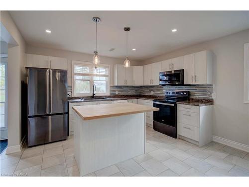 98 Main Street, Odessa, ON - Indoor Photo Showing Kitchen